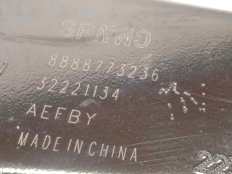 Recambio de brazo suspension superior trasero derecho para lynk&co lynk & co 01 1.5 phev referencia OEM IAM 8888773236  32221134