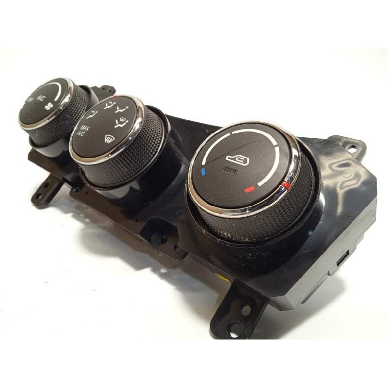 Recambio de mando climatizador para ssangyong korando 2.0 td cat referencia OEM IAM 6871034001  