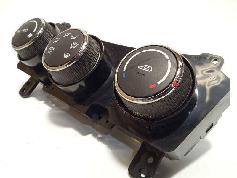 Recambio de mando climatizador para ssangyong korando 2.0 td cat referencia OEM IAM 6871034001  