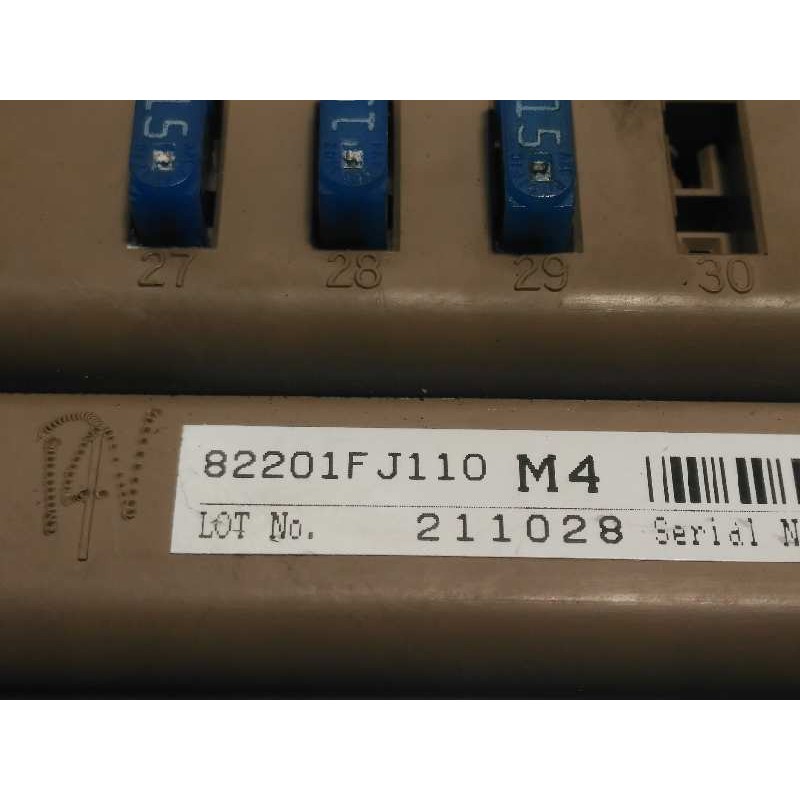 Recambio de caja reles / fusibles para subaru forester s12 2.0 diesel cat referencia OEM IAM 82201FJ110  