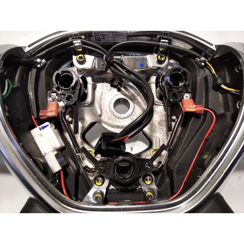 Recambio de volante para dacia duster ii referencia OEM IAM 484007487R  2018886Z67