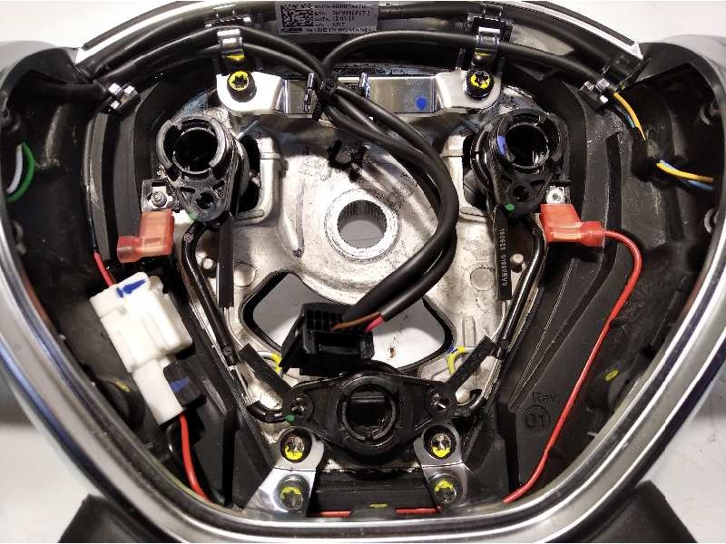 Recambio de volante para dacia duster ii referencia OEM IAM 484007487R  2018886Z67