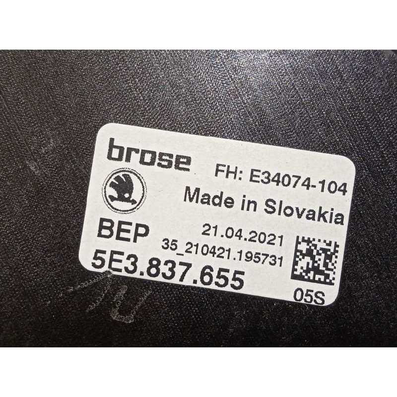 Recambio de elevalunas delantero izquierdo para skoda octavia lim. (nx3) 2.0 tdi referencia OEM IAM 5E3837655  5Q0959801C