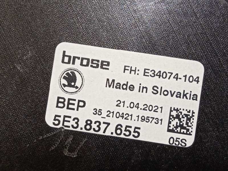 Recambio de elevalunas delantero izquierdo para skoda octavia lim. (nx3) 2.0 tdi referencia OEM IAM 5E3837655  5Q0959801C
