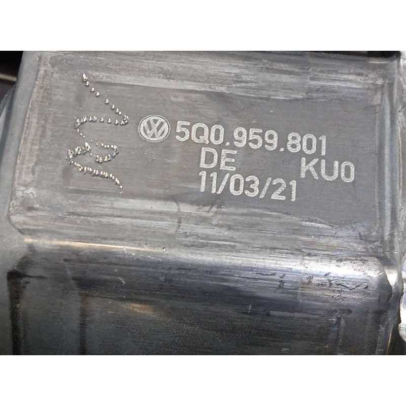 Recambio de elevalunas trasero izquierdo para skoda octavia lim. (nx3) 2.0 tdi referencia OEM IAM 5E3839655  5Q0959801