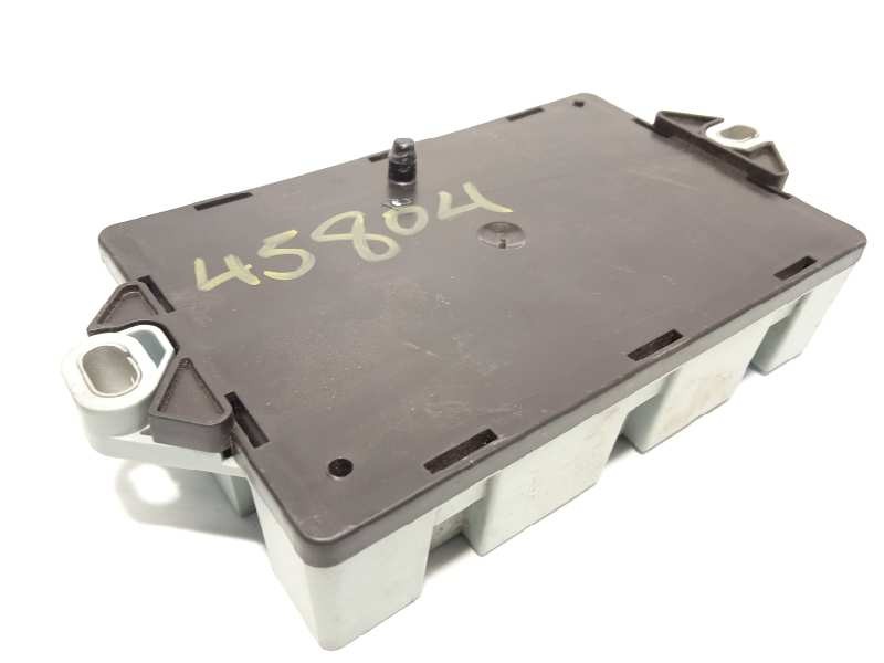 Recambio de caja reles / fusibles para jaguar xe 2.0 diesel cat referencia OEM IAM CPLA14Q073AA  LR041091