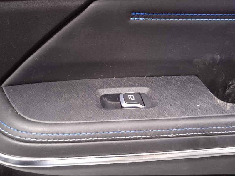 Recambio de guarnecido puerta delantera derecha para lynk&co lynk & co 01 1.5 phev referencia OEM IAM 8891959399  