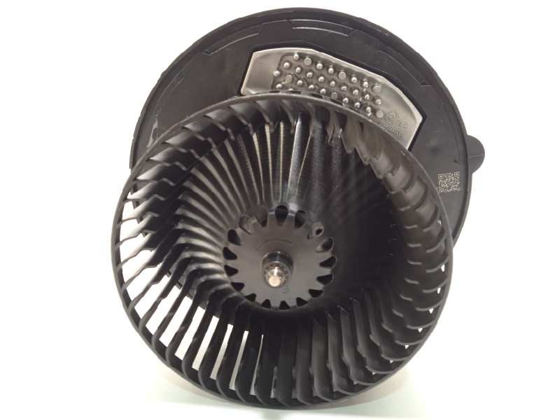 Recambio de motor calefaccion para skoda octavia lim. (nx3) 2.0 tdi referencia OEM IAM 5WB819015  5Q0907521F