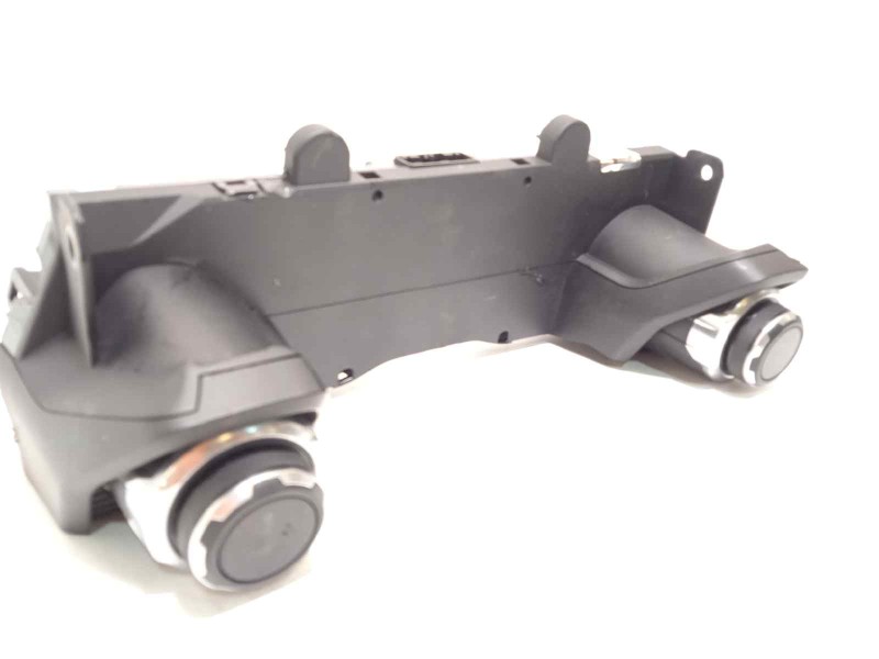Recambio de mando climatizador para lynk&co lynk & co 01 1.5 phev referencia OEM IAM 8893304828  