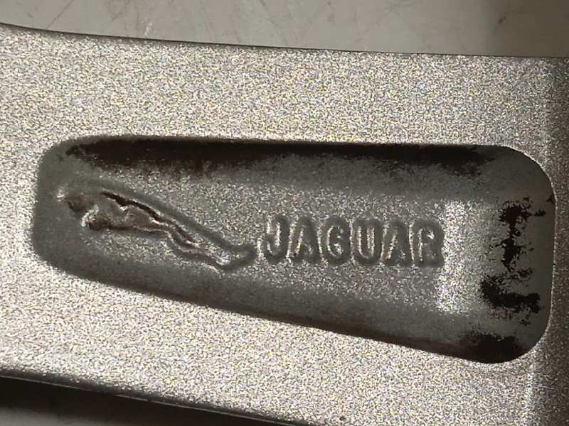 Recambio de llanta para jaguar xe 2.0 diesel cat referencia OEM IAM GX731007RB  