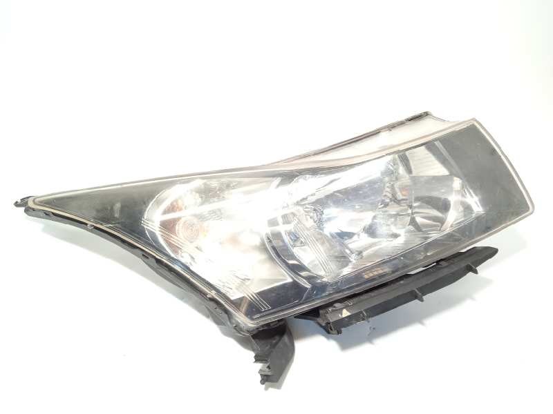 Recambio de faro derecho para chevrolet cruze 2.0 diesel cat referencia OEM IAM NOREF  