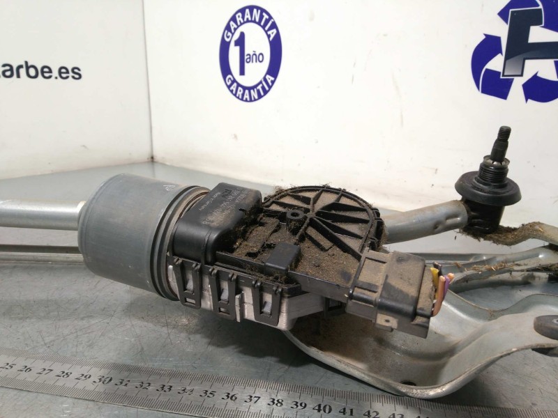 Recambio de motor limpia delantero para dacia sandero básico referencia OEM IAM 0390241544  