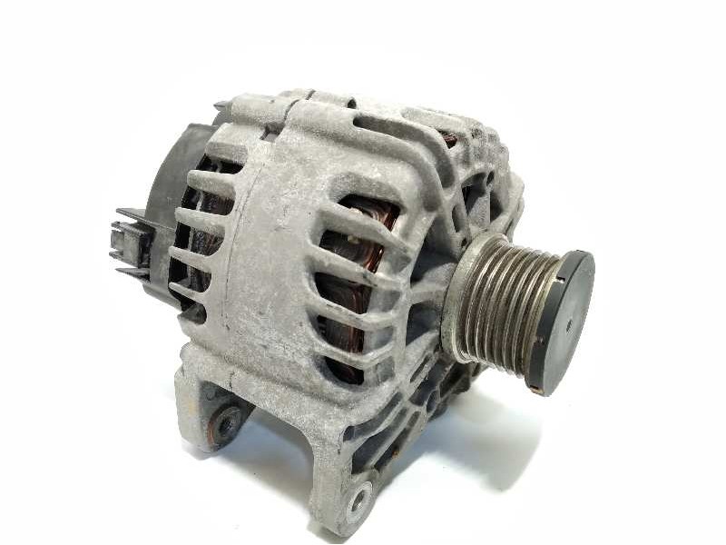 Recambio de alternador para renault megane iii berlina 5 p 1.2 16v referencia OEM IAM 8200849752  TG12C077