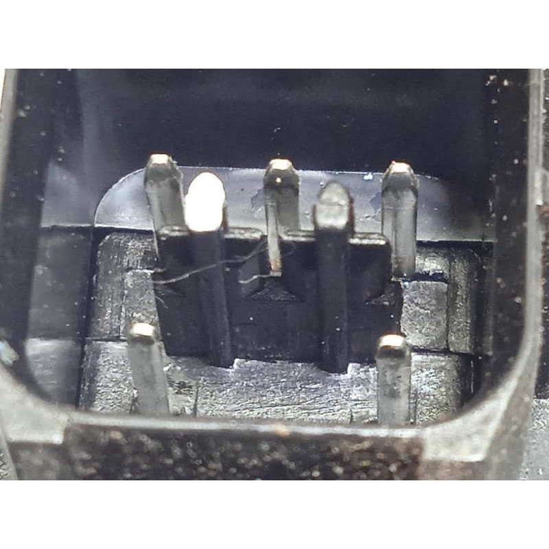 Recambio de cerradura puerta delantera derecha para ssangyong kyron 200 xdi limited referencia OEM IAM NOREF  