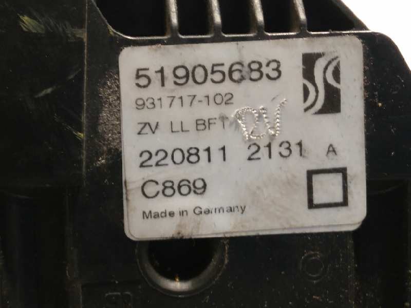 Recambio de cerradura puerta delantera derecha para fiat punto (199) easy referencia OEM IAM 51905683  