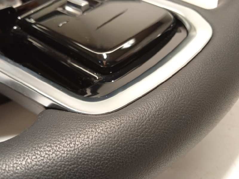 Recambio de volante para land rover discovery sport (2019 - ...) 2.0 referencia OEM IAM P8D23F563BA8PVJ P8D23L598BA8PVJ LR167663