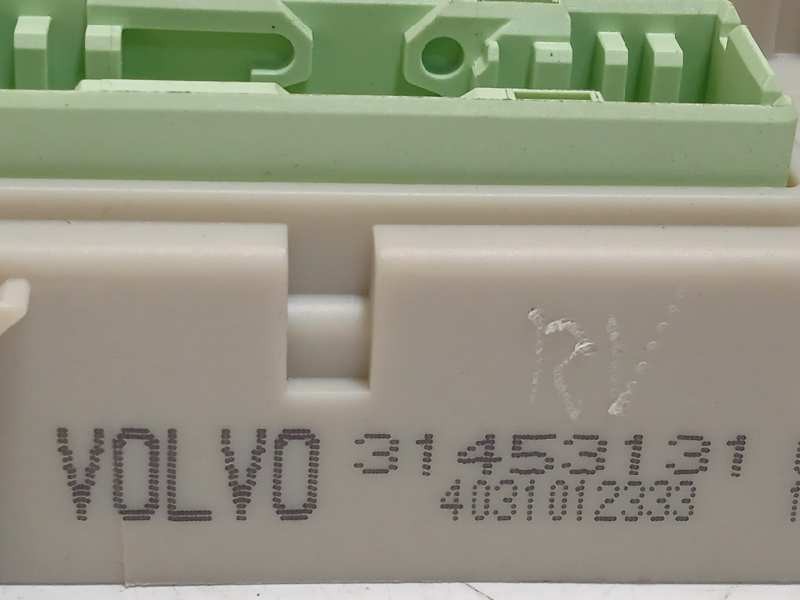 Recambio de caja reles / fusibles para volvo v40 cross country pro referencia OEM IAM 31453131  
