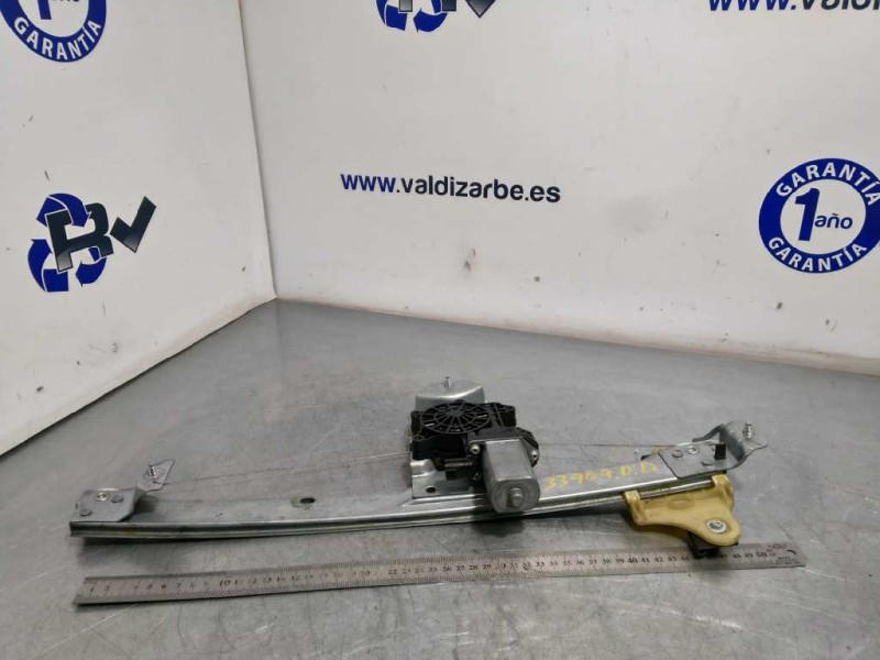 ELEVALUNAS DELANTERO DERECHO 807205569R 