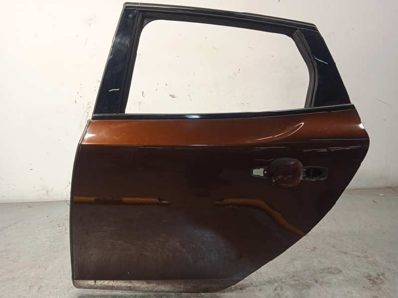 Recambio de puerta trasera izquierda para volvo v40 cross country pro referencia OEM IAM 32321999  