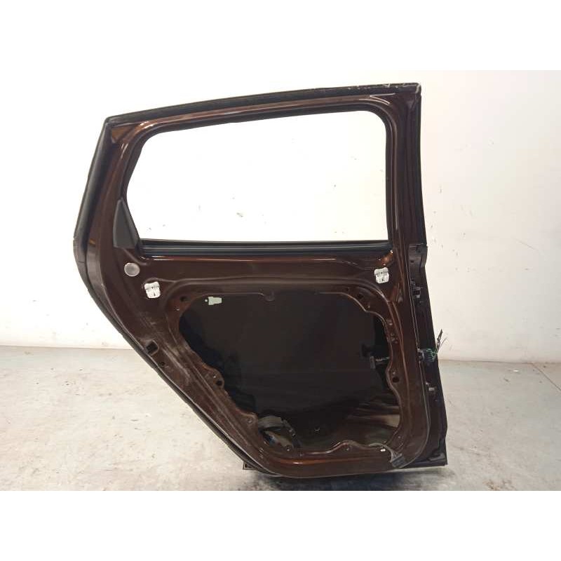 Recambio de puerta trasera izquierda para volvo v40 cross country pro referencia OEM IAM 32321999  