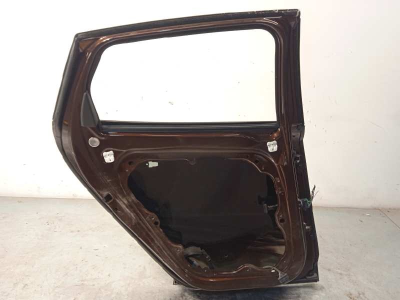 Recambio de puerta trasera izquierda para volvo v40 cross country pro referencia OEM IAM 32321999  