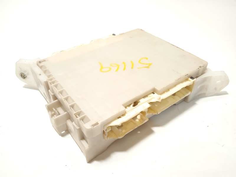 Recambio de caja reles / fusibles para toyota gt 86 sport referencia OEM IAM 82201CA020  