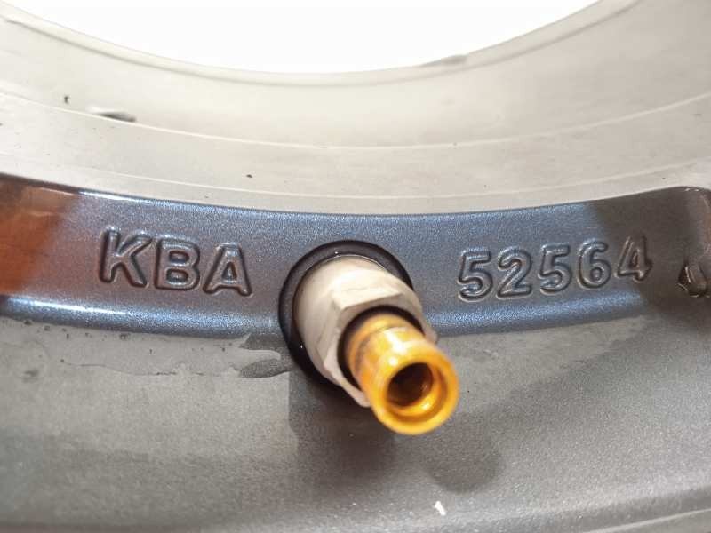 Recambio de llanta para toyota gt 86 sport referencia OEM IAM KBA52564  SU00306811