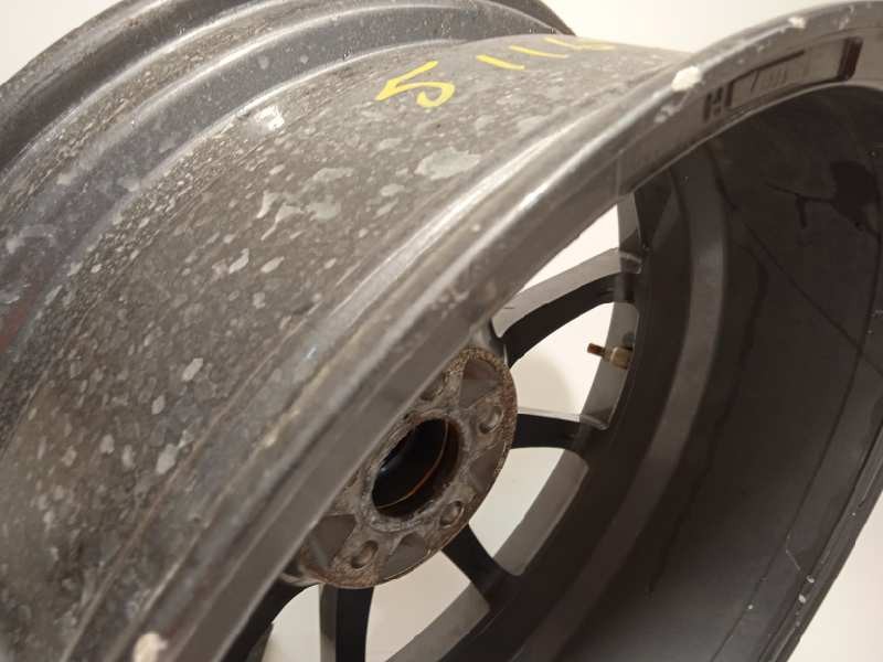 Recambio de llanta para toyota gt 86 sport referencia OEM IAM KBA52564  SU00306811