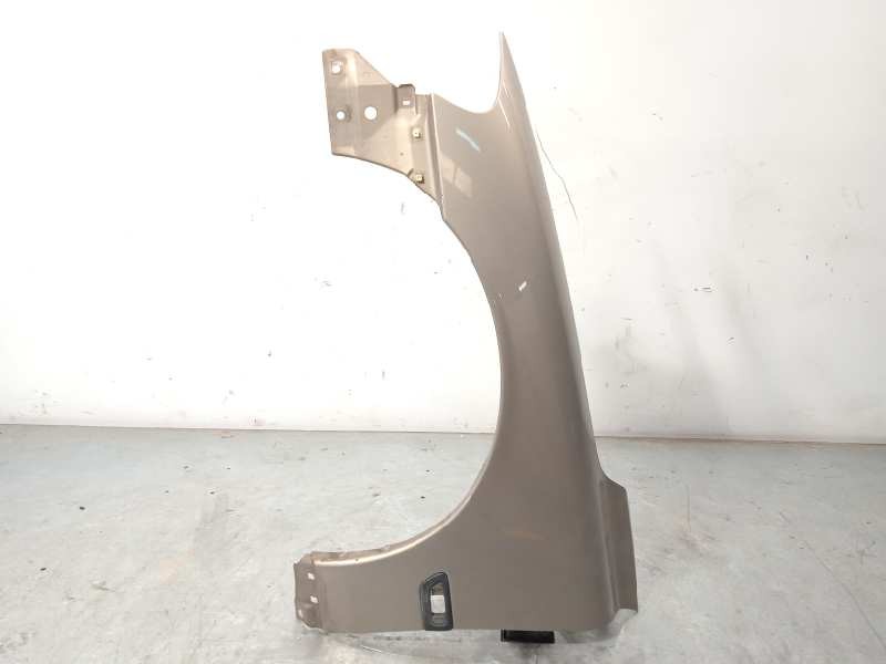 Recambio de aleta delantera izquierda para volvo v70 familiar 2.4 diesel referencia OEM IAM 30796492  