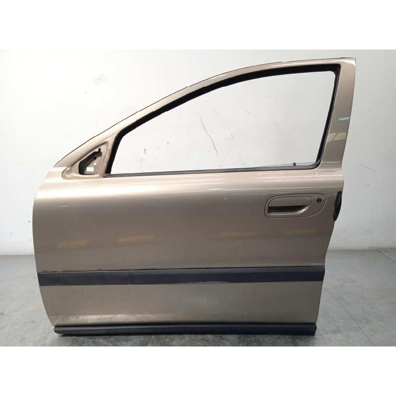 Recambio de puerta delantera izquierda para volvo v70 familiar 2.4 diesel referencia OEM IAM 8679658  30796486