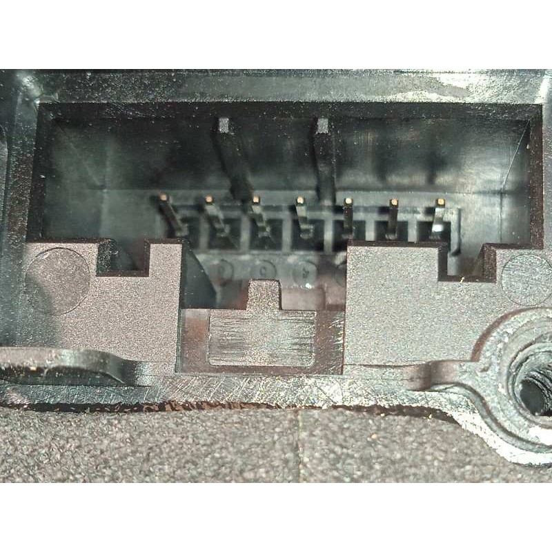 Recambio de cerradura puerta trasera izquierda para audi a1 citycarver (gbh) 30 tfsi black line referencia OEM IAM 5TA839015L  