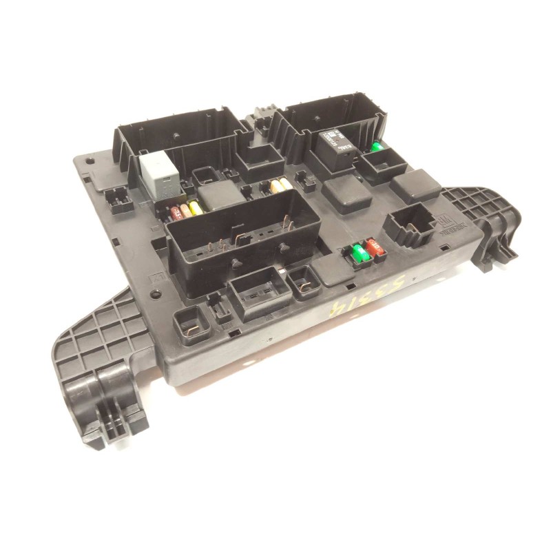 Recambio de caja reles / fusibles para opel astra j lim. sport referencia OEM IAM 13302300  13343950