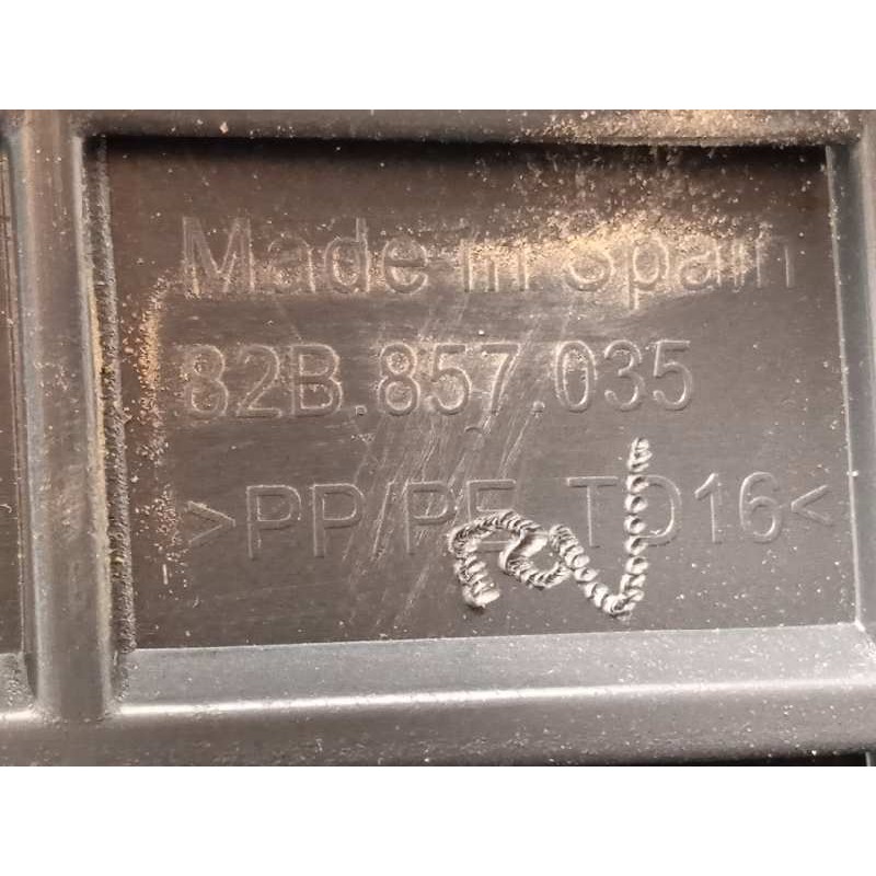 Recambio de guantera para audi a1 citycarver (gbh) 30 tfsi black line referencia OEM IAM 82B857035  82B8570354PK