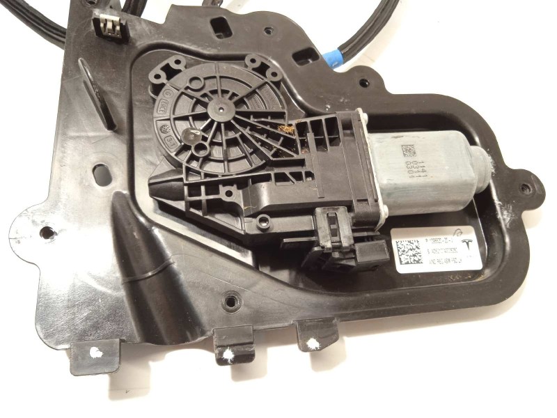 Recambio de elevalunas delantero izquierdo para tesla model 3 referencia OEM IAM 109662020J  