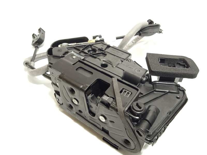 CERRADURA PUERTA TRASERA DERECHA 5TA839016L 