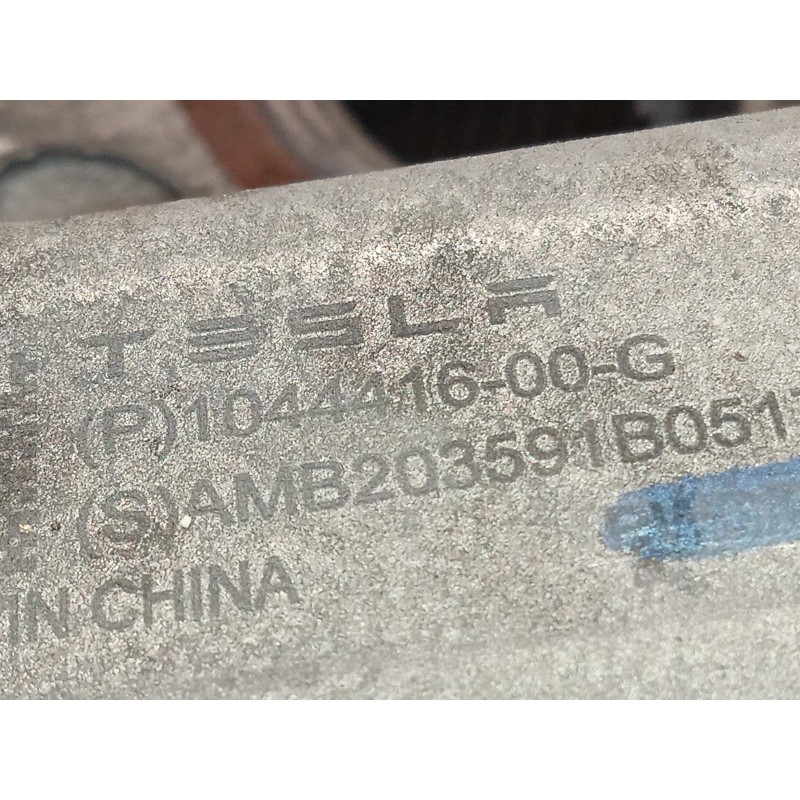 Recambio de mangueta trasera derecha para tesla model 3 referencia OEM IAM 104441600G  104412100E