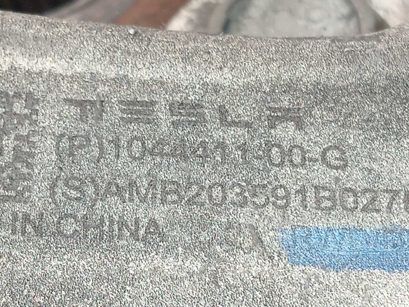 Recambio de mangueta trasera izquierda para tesla model 3 referencia OEM IAM 104441100G  104412100E