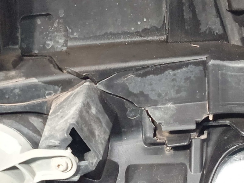 Recambio de paragolpes delantero para volvo xc90 2.4 diesel cat referencia OEM IAM 39977116  