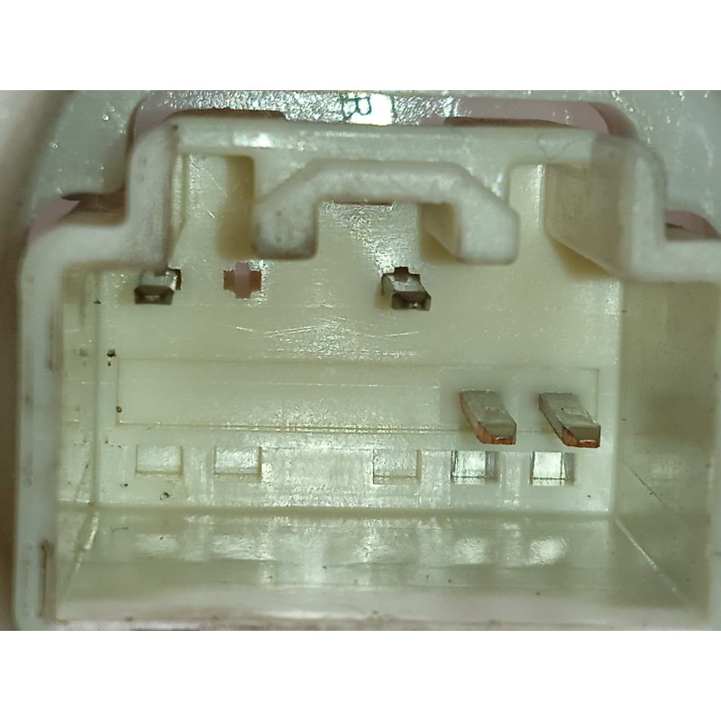 Recambio de cerradura puerta trasera derecha para mazda cx-5 2.2 turbodiesel cat referencia OEM IAM KD5372310  