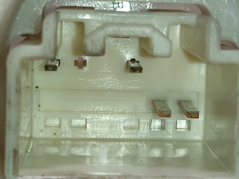 Recambio de cerradura puerta trasera derecha para mazda cx-5 2.2 turbodiesel cat referencia OEM IAM KD5372310  