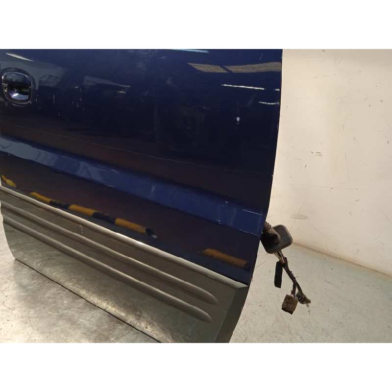 Recambio de puerta delantera derecha para hyundai h 1 2.5 turbodiesel cat referencia OEM IAM 760044A301  