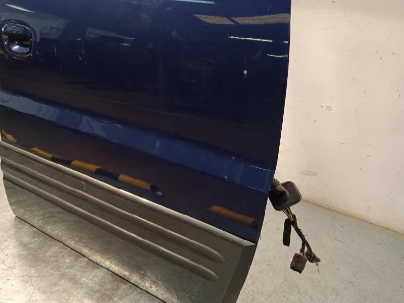 Recambio de puerta delantera derecha para hyundai h 1 2.5 turbodiesel cat referencia OEM IAM 760044A301  