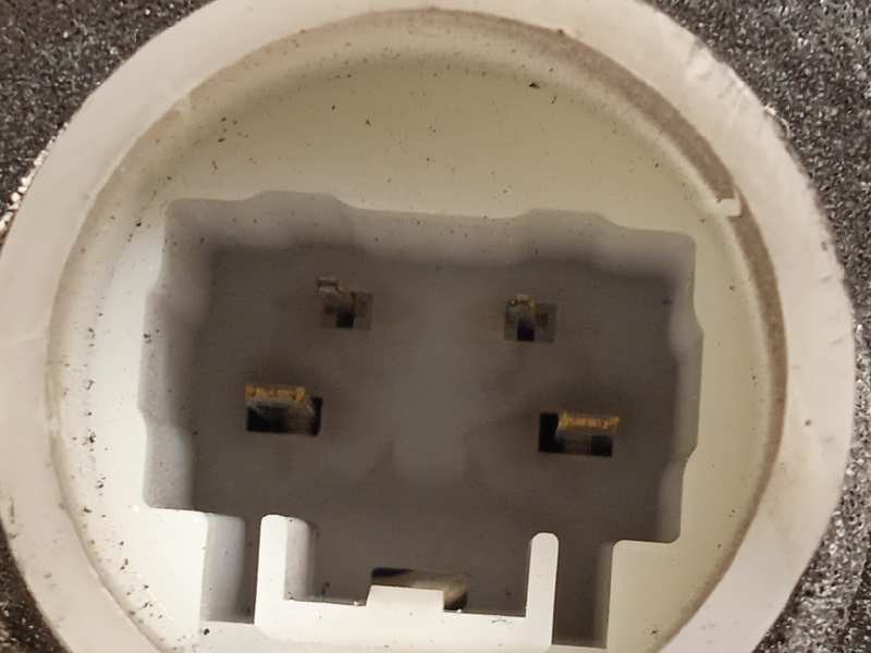 Recambio de cerradura puerta trasera derecha para toyota prius (nhw30) referencia OEM IAM 6905047090  