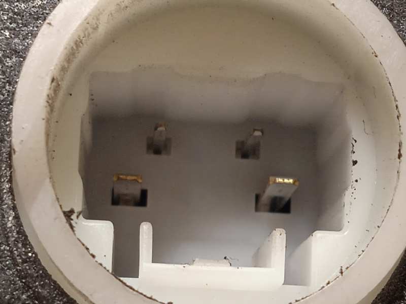 Recambio de cerradura puerta trasera izquierda para toyota prius (nhw30) referencia OEM IAM 6906047090  