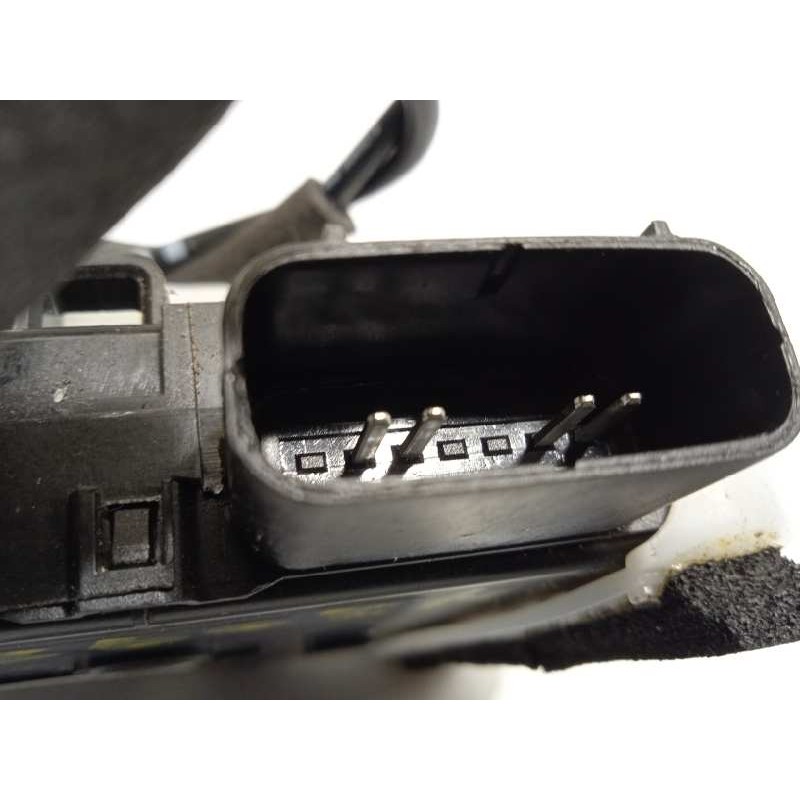 Recambio de cerradura puerta trasera derecha para hyundai ix35 style awd referencia OEM IAM 814202Y010  