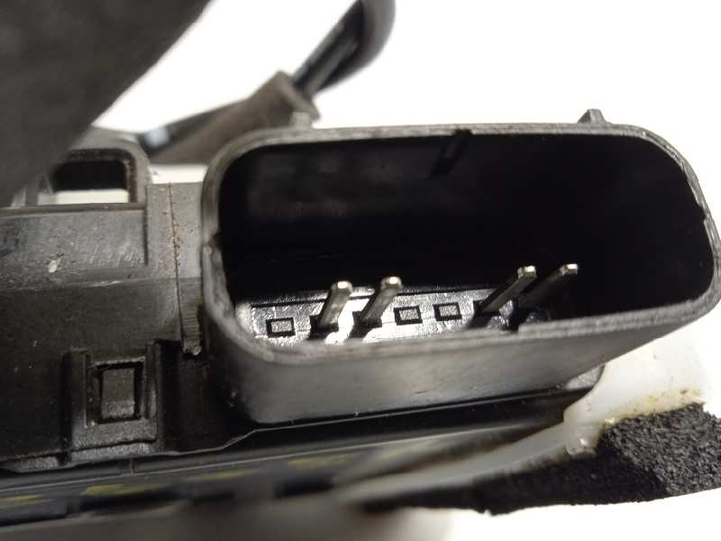 Recambio de cerradura puerta trasera derecha para hyundai ix35 style awd referencia OEM IAM 814202Y010  