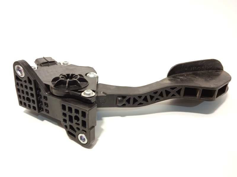 Recambio de potenciometro pedal para toyota land cruiser (j15) 2.8 cat referencia OEM IAM 7811060180  1988001630