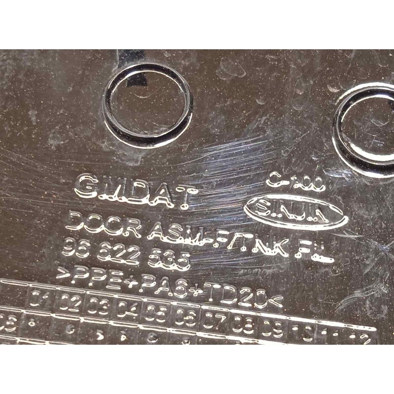 Recambio de tapa exterior combustible para chevrolet captiva 2.0 vcdi lt referencia OEM IAM 96622535  