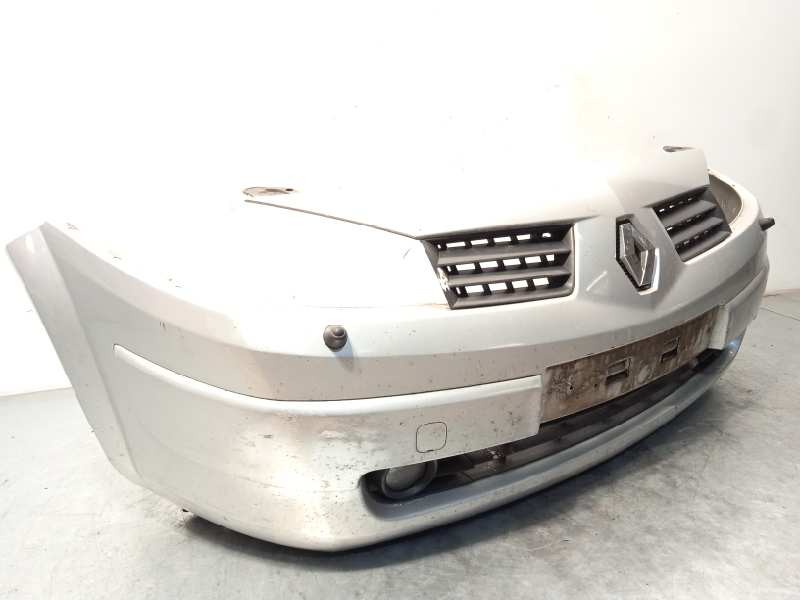 Recambio de paragolpes delantero para renault megane ii berlina 3p 1.9 dci diesel referencia OEM IAM 7701474484  