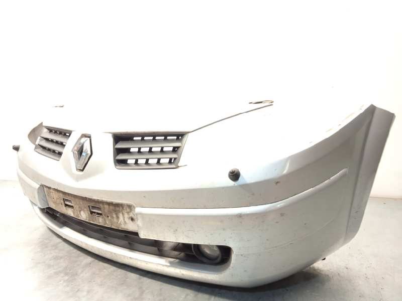Recambio de paragolpes delantero para renault megane ii berlina 3p 1.9 dci diesel referencia OEM IAM 7701474484  